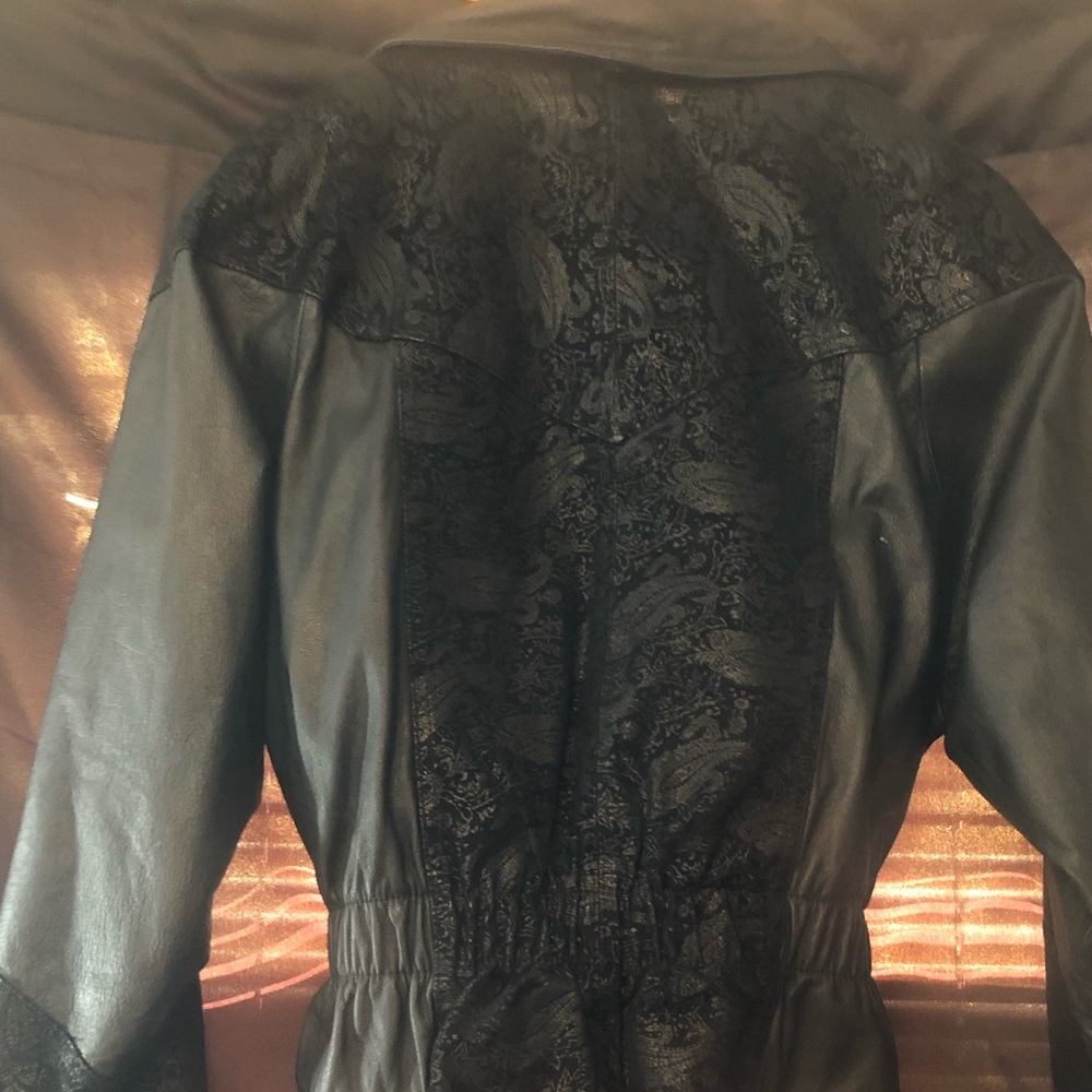 Wilsons Leather Jacket 🧥w/ Suede Paisley Print